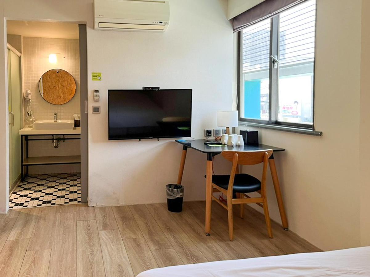 Light Hostel - Тайнань Екстер'єр фото