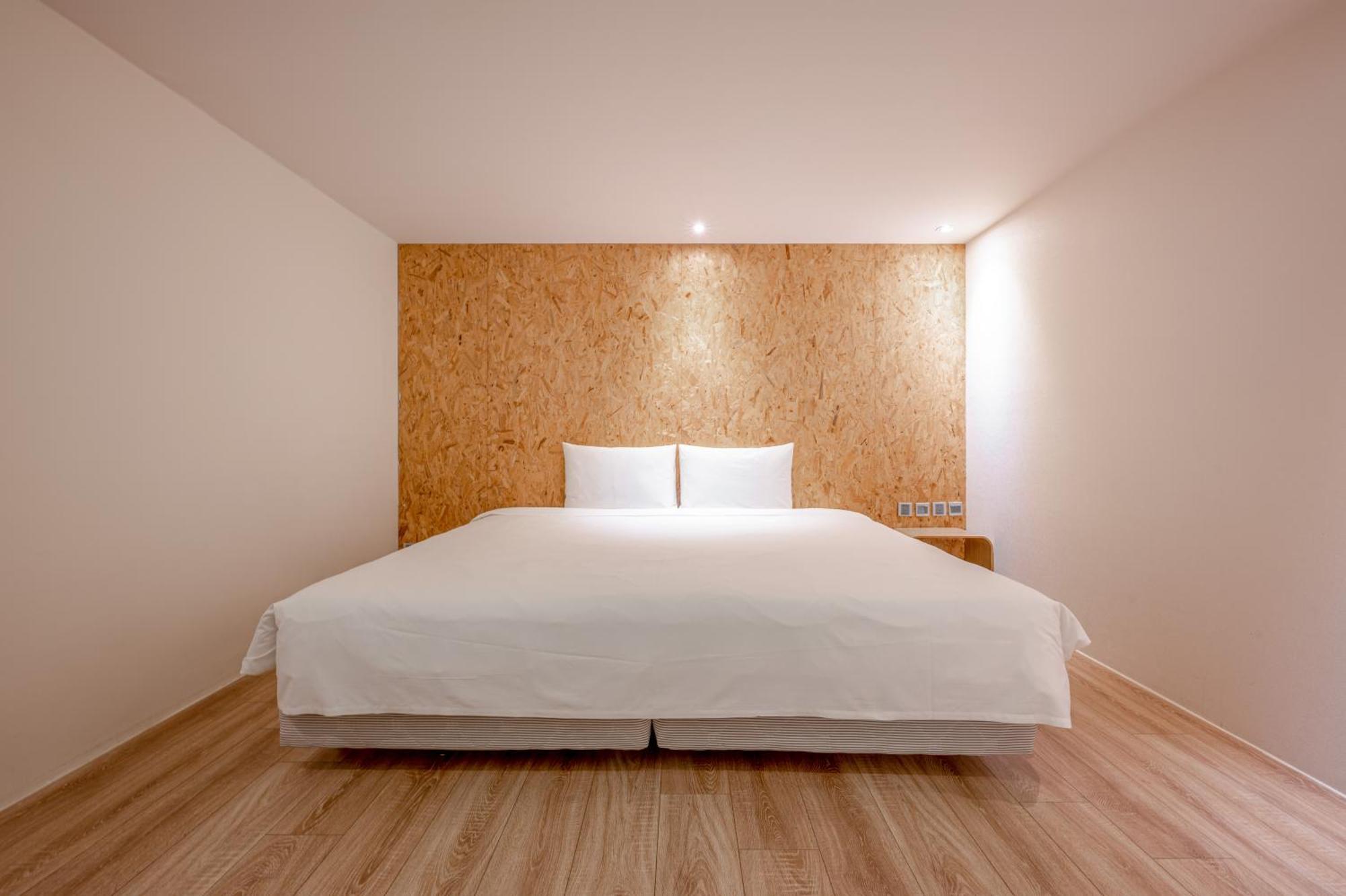 Light Hostel - Тайнань Екстер'єр фото
