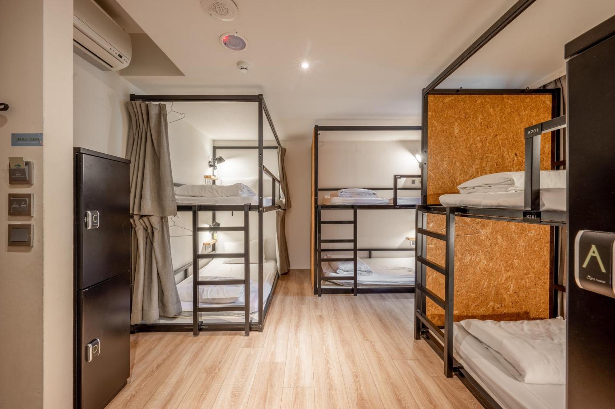 Light Hostel - Тайнань Екстер'єр фото