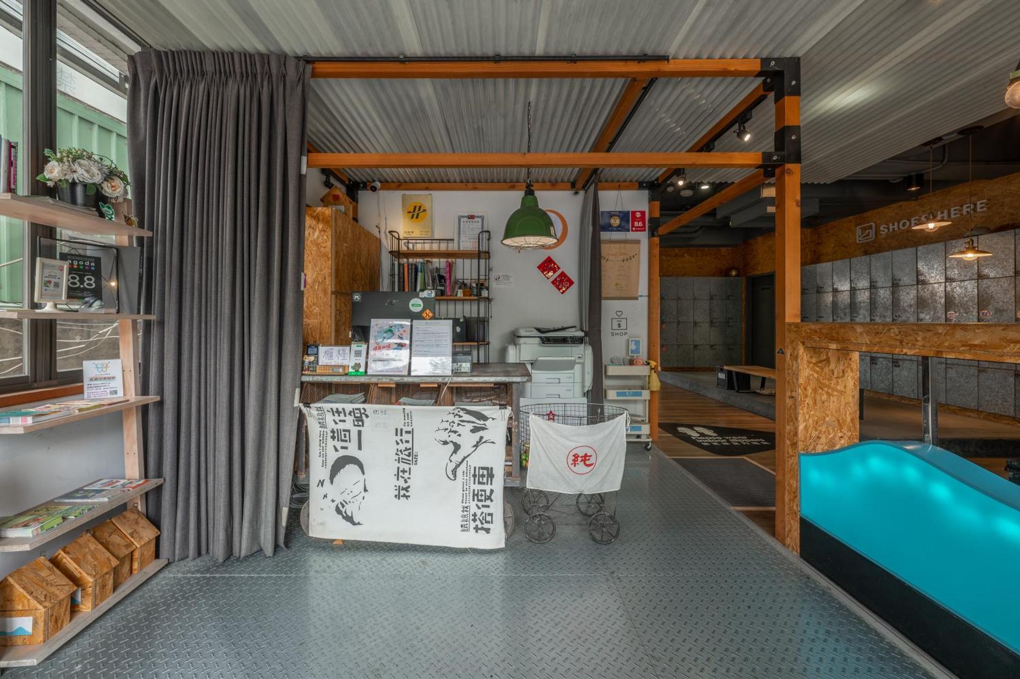 Light Hostel - Тайнань Екстер'єр фото